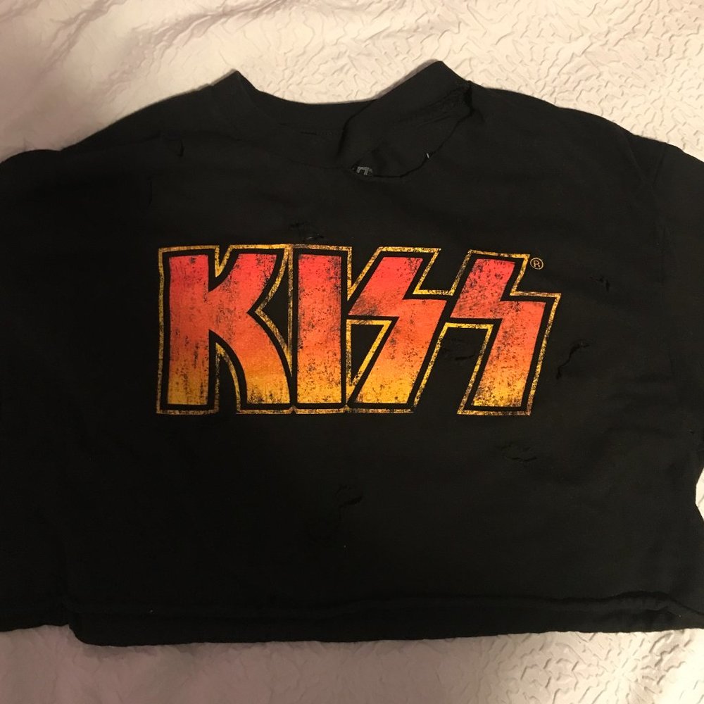 distressed cropped KISS band tee